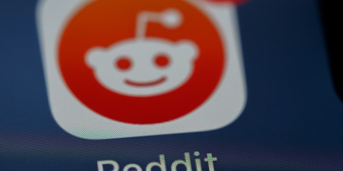 Reddit icon on a phone screen