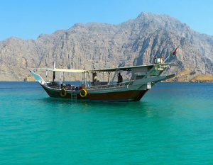 camping-dhow-boat-hero